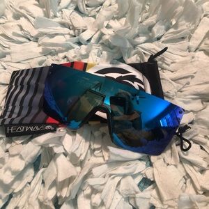 Heat wave lazer face sunglasses